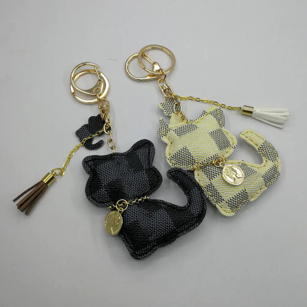 Cat Silhouette Faux Fur Charm – Elegant Key & Handbag Accent